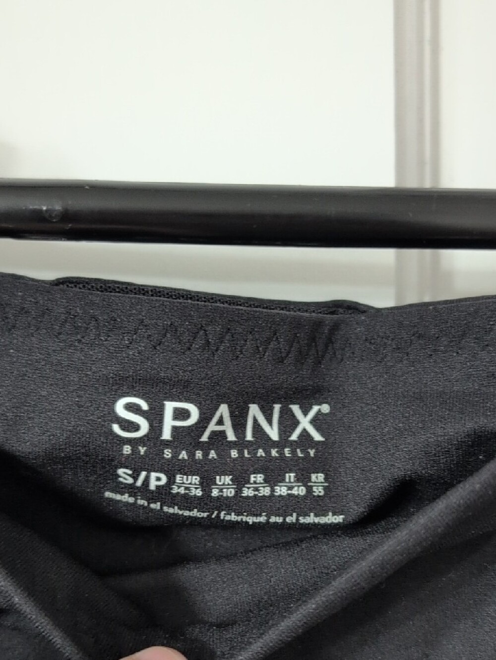 SPANX BNWT Black Capri High-Waist Leggings - Picture 3 of 4